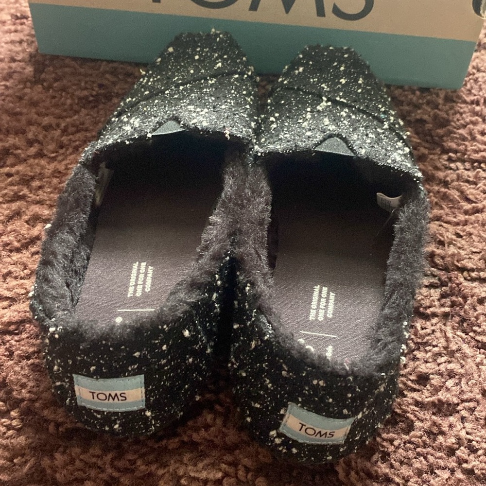 TOMS - Picture 3 of 3